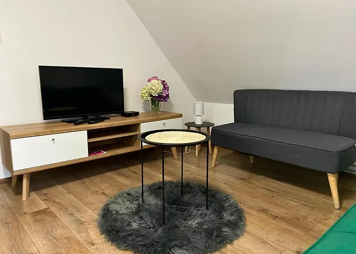 Zeleny Dom 43 * Banská Štiavnica